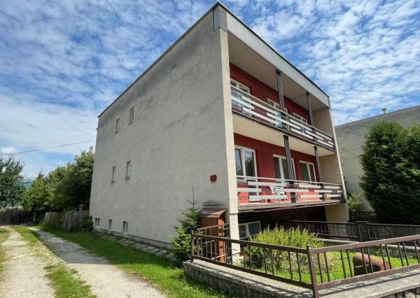 TARGETreal | ZNÍŽENÁ CENA Rodinný dom s 2 garážami, Turčianskych Tepliciach