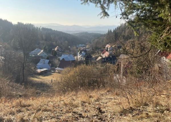 NA PREDAJ POZEMOK V OBCI ČREMOŠNÉ