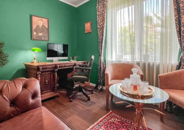 REZERVOVANÉ | TARGETreal | Unikátny rodinný dom s bazénom a wellness s maximálnym súkromím
