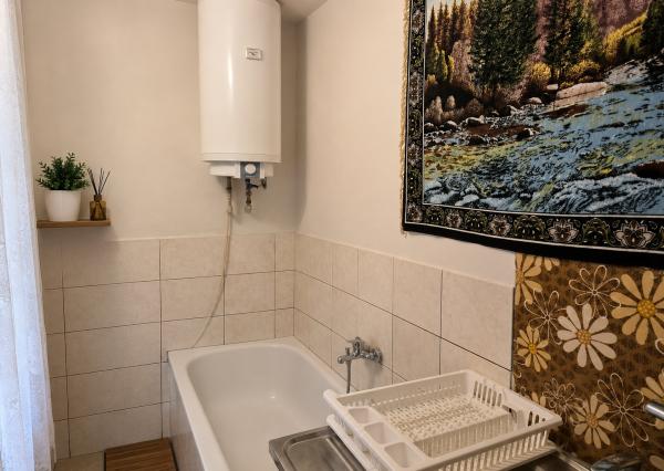 Starý rodinný dom v centre obce Košeca – investičná príležitosť