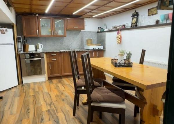 TARGETreal | NA PREDAJ REKREAČNÁ CHATA S 5 STAVEBNÝMI POZEMKAMI, VALČA