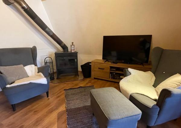 TARGETreal | NA PREDAJ REKREAČNÁ CHATA S 5 STAVEBNÝMI POZEMKAMI, VALČA