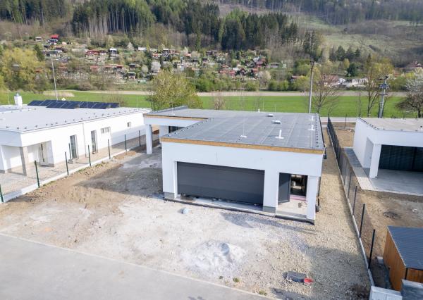 TARGETreal | Exkluzívna novostavba 4-izbového bungalovu s dvojgarážou – Teplička nad Váhom