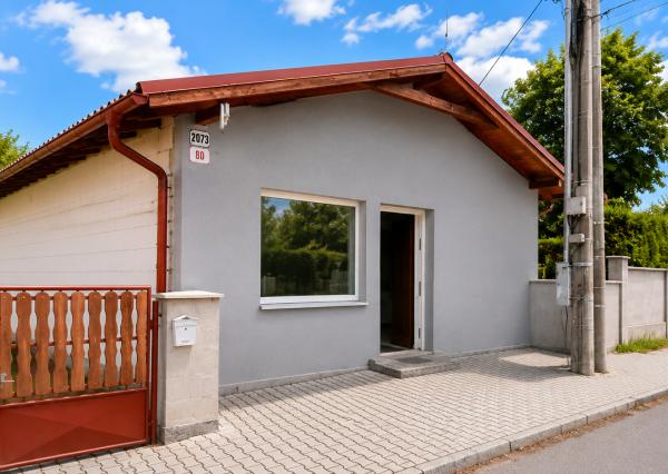 TARGETreal  ponúka na predaj samostatný prevádzkový priestor blízko centra Turčianskych Teplíc – ambulancia, služby, kancelária alebo predajňa