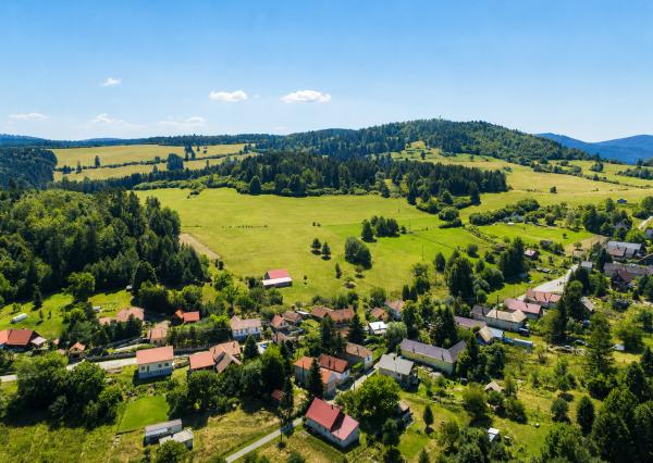 TARGETreal | Na predaj rodinný dom s veľkou záhradou, garážou a hospodárskou budovou v pokojnom prostredí obce Sklené blízko Turčianskych Teplíc