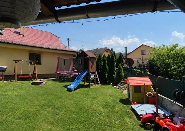 REZERVOVANÝ - TARGETreal | Rodinný dom pri potoku – Košeca