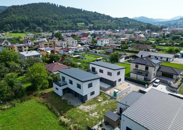 TARGETreal | Novostavba nadštandardného 5-izbového domu v Považskom Chlmci