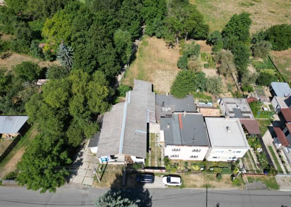 TARGETreal | NA PREDAJ: Rodinný dom s halou na pozemku 1 485 m² - priestor pre bývanie aj podnikanie