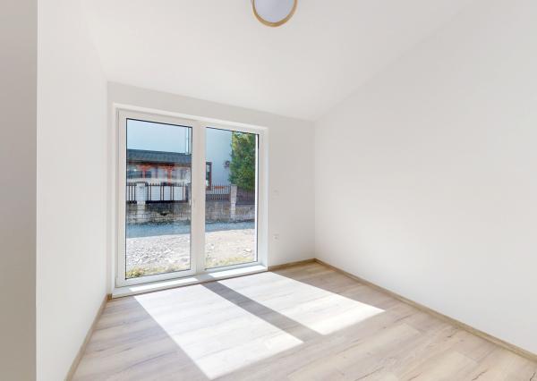 TARGETreal | BÝVANIE PRI SUČIANSKEJ SKALE – Novostavba 4 izbového bungalovu