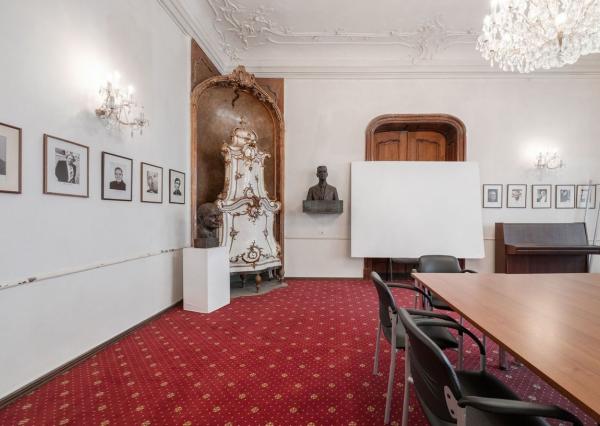 Na predaj, výnimočná historická budova, Staré mesto