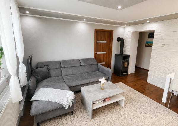 TARGETreal | 3-izbový byt s krbovou pecou v centre Turčianskych Teplíc | 74 m²