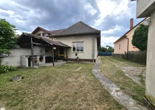 TARGETreal | Rodinný dom s garážou, v pokojnej časti Ilavy