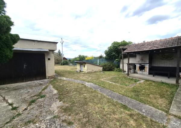 TARGETreal | Rodinný dom s garážou, v pokojnej časti Ilavy