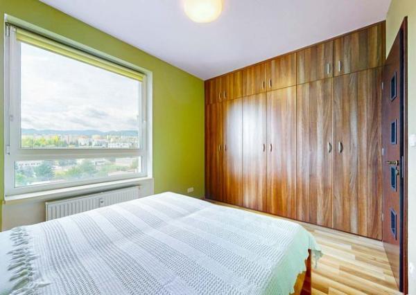 PRIESTRANNÝ 2-IZBOVÝ BYT S VEĽKÝM ZASTREŠENÝM BALKÓNOM – FONČORDA, WOLKEROVA ULICA
