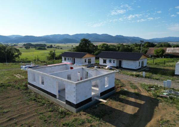 Novostavba 4-izbového bungalovu s terasou, podlahové kúrenie | Ivančiná pri T. Tepliciach