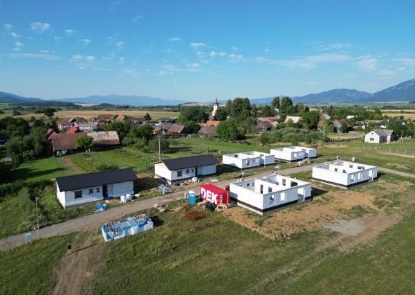 Holodom alebo na kľúč, od 187 000 € | 4-izbový bungalov s terasou, 591 m² pozemok | Ivančiná, Turčianske Teplice