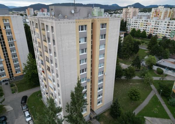  Kompletne zariadený 3-izbový byt | Balkón, pivnica, nízke náklady | Žilina, Solinky