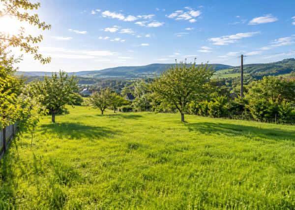 TARGETreal | Na predaj slnečný pozemok 990m2 v obci Prašník