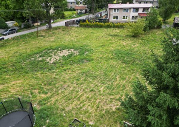 Stavebný pozemok 1000 m² s možnosťou úpravy výmery | Rovinatý, IS na hranici | Mošovce pri Turčianskych Tepliciach