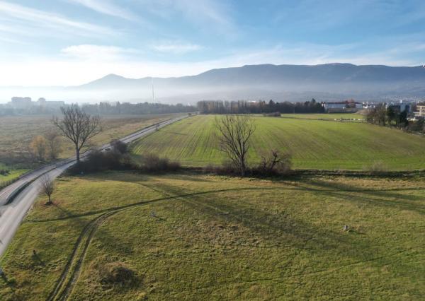 Stavebné pozemky 788 a 838 m² s výhľadom na Fatru | IS pri pozemku, možnosť kúpy v celku | Tomčany, Martin