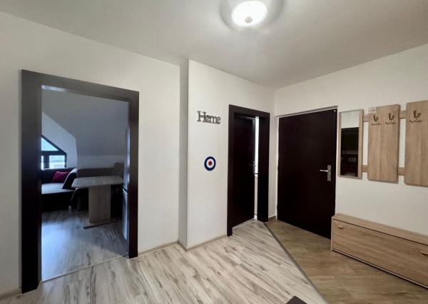 Na prenájom | 2-izbový byt 63 m², komplet zrekonštruovaný, plne zariadený, pešia zóna | Martin Centrum