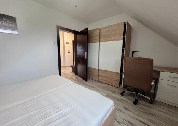 Na prenájom | 2-izbový byt 63 m², komplet zrekonštruovaný, plne zariadený, pešia zóna | Martin Centrum
