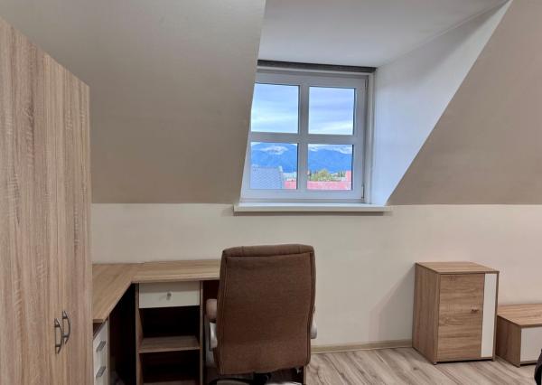 Na prenájom | 2-izbový byt 63 m², komplet zrekonštruovaný, plne zariadený, pešia zóna | Martin Centrum