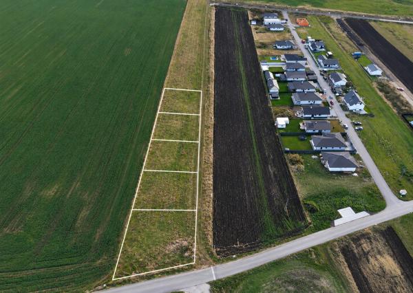 Stavebný pozemok 700 m² | IS, rovinatý terén, okamžitá výstavba | Rakovo, Martin