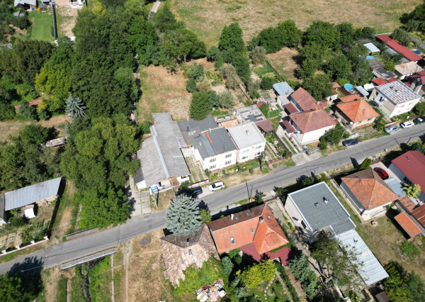 TARGETreal | NA PREDAJ: Mýtna: Rodinný dom s halou 233 m² a pozemkom 1 485 m²