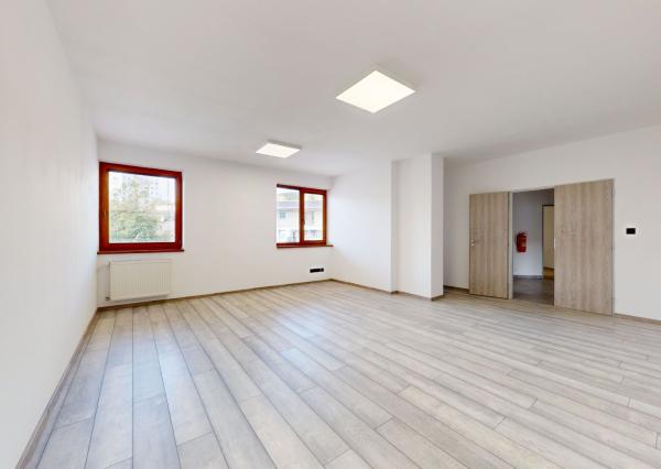 Rezervované, kancelárske priestory, 54m², Púchov