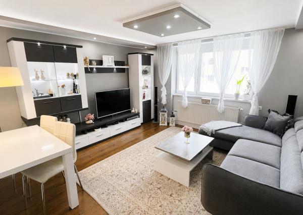 TARGETreal | 3-izbový byt s krbovou pecou v centre Turčianskych Teplíc | 74 m²