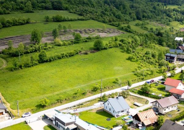 TARGETreal | Slnečné stavebné pozemky na predaj – Horný Vadičov