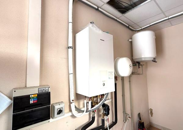 Na predaj komerčný objekt s výbornou dostupnosťou – sklad, showroom alebo predajná plocha (Diviaky, Turčianske Teplice)