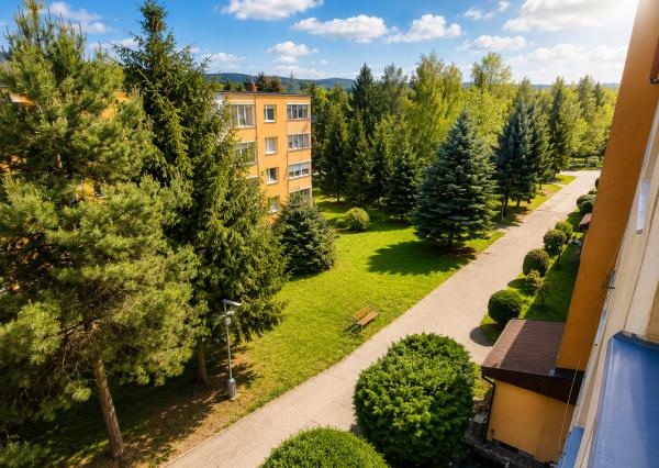 TARGETreal| Na predaj 4-izbový byt Turčianske Teplice, Ráno káva s výhľadom, večer ticho. Aj takto môžete bývať v Tepliciach.