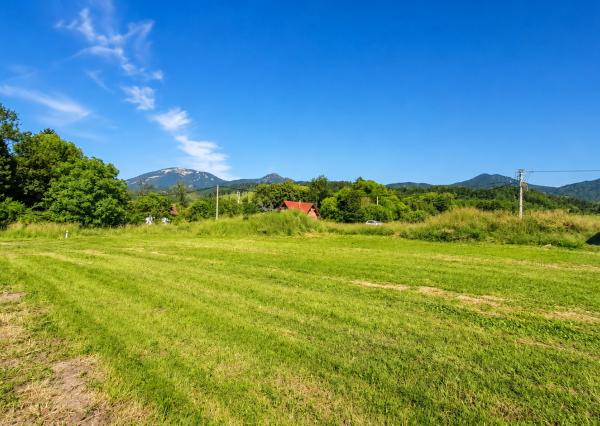 TARGETreal | Slnečný rohový stavebný pozemok 1 286 m² v Mošovciach