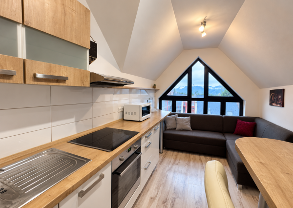 Na prenájom | 2-izbový byt 63 m², komplet zrekonštruovaný, plne zariadený, pešia zóna | Martin Centrum