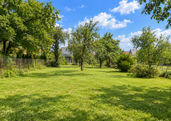 Stavebný pozemok 609 m² - ul. Žltá Nitrianske Pravno