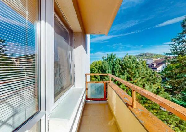 PREDAJ : 1-IZBOVÝ BYT PO REKONŠTRUKCII S BALKÓNOM, OKRUŽNÁ ulica