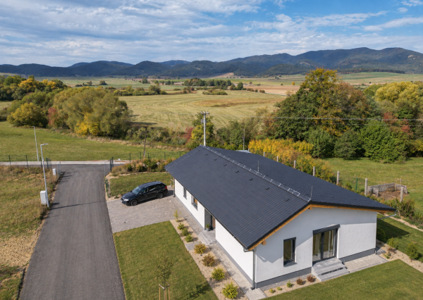 Dom na kľúč | 4-izbový bungalov s terasou, 591 m² pozemok | Ivančiná