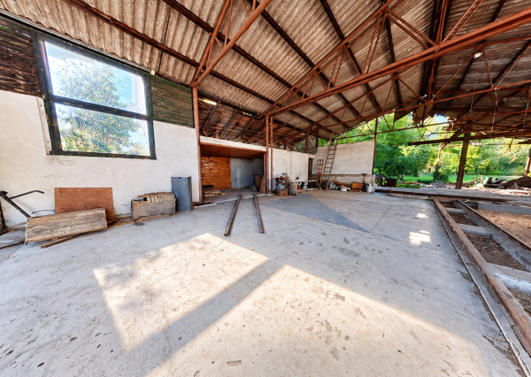 TARGETreal | NA PREDAJ: Mýtna: Rodinný dom s halou 233 m² a pozemkom 1 485 m²