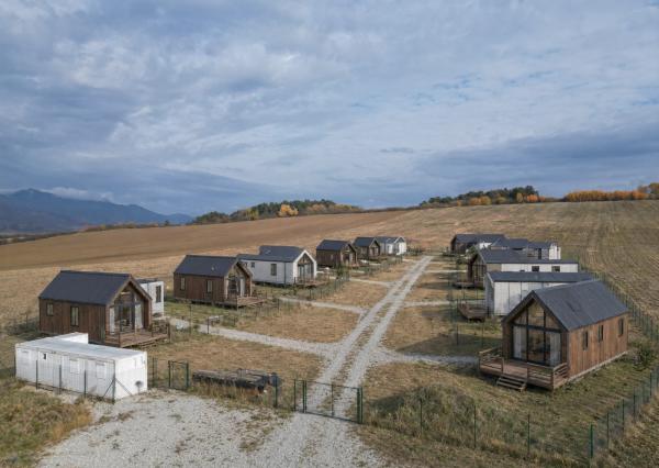 Sad v Mestskej Borovej, priestor pre mobilný dom -  Tomčany
