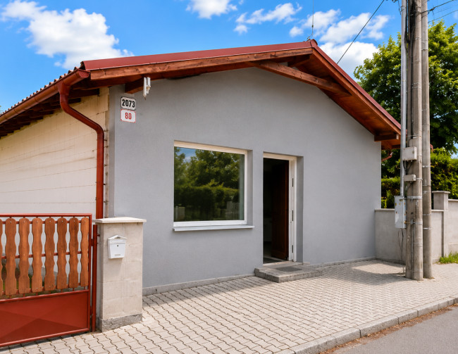 TARGETreal  ponúka na predaj samostatný prevádzkový priestor blízko centra Turčianskych Teplíc – ambulancia, služby, kancelária alebo predajňa