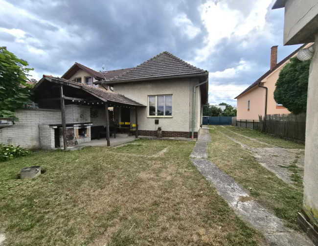 TARGETreal | Rodinný dom s garážou, v pokojnej časti Ilavy