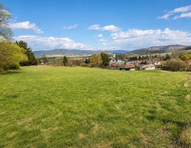 TARGETreal | Veľkorysý stavebný pozemok 1,2 ha v obci Sklené, okres Turčianske Teplice