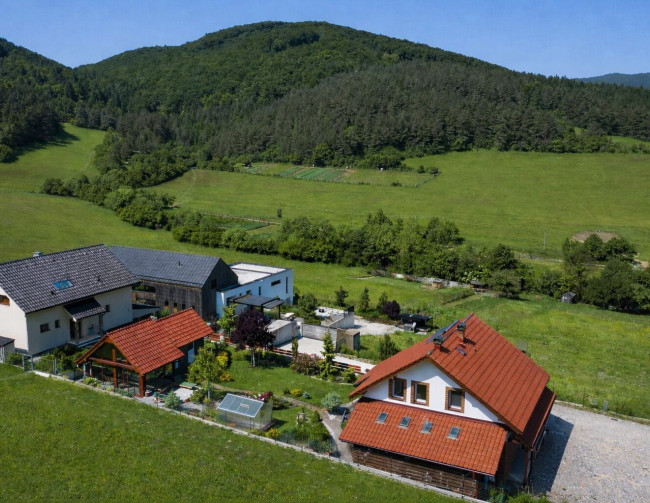 TARGETreal | Moderne zariadený rodinný dom pri Žiline | slnečný pozemok 831 m²