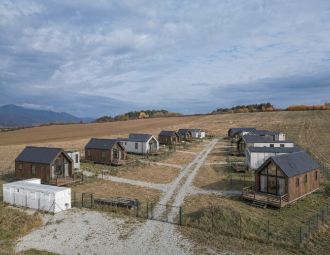 Sad v Mestskej Borovej, priestor pre mobilný dom -  Tomčany